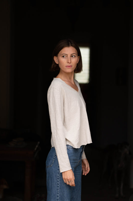 Sand V-Neck Longsleeve Top by Mara