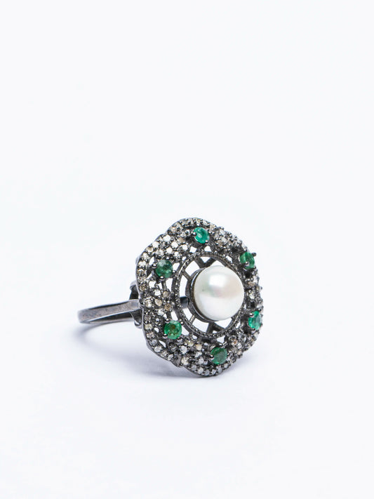 The Pearl Royale Halo Ring