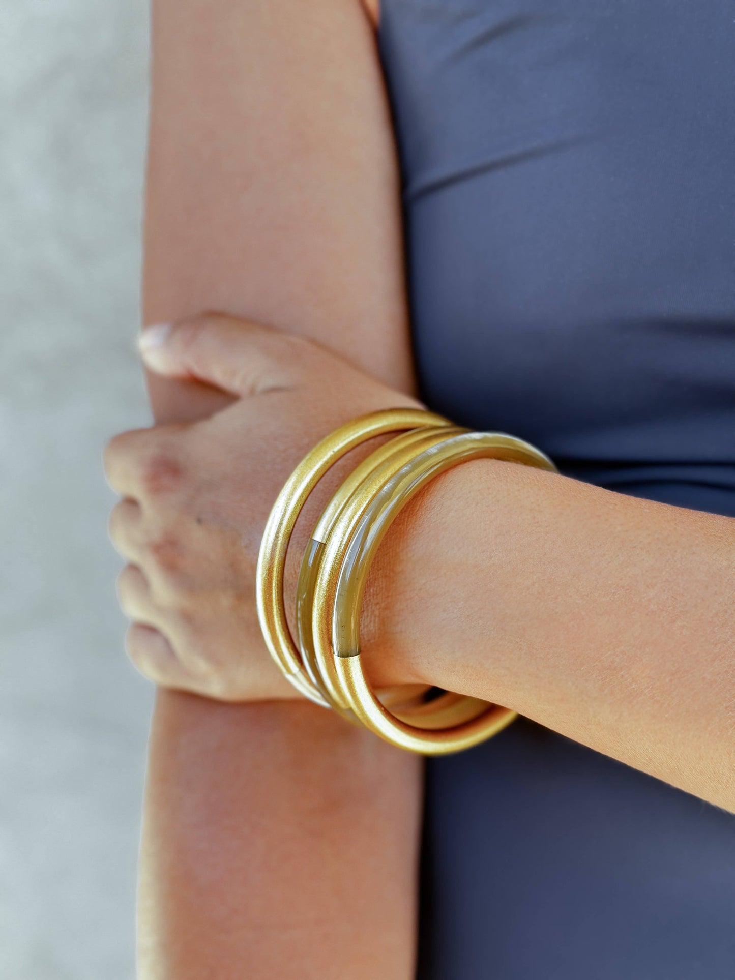Handmade Buffalo Horn Bangle - Taupe Gold