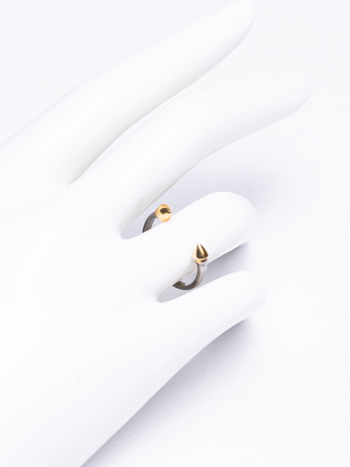 Nova Spike Ring