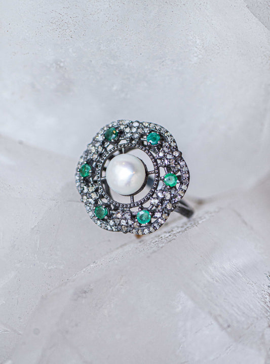 The Pearl Royale Halo Ring