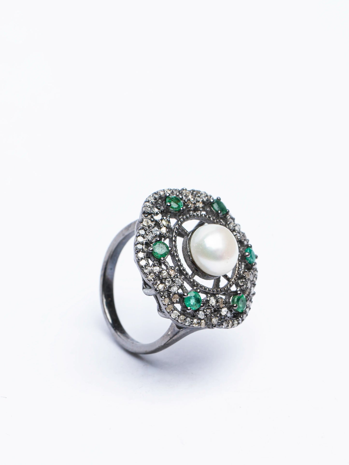 The Pearl Royale Halo Ring